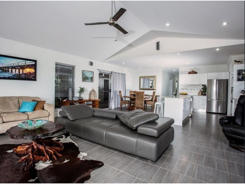 4 Agnes Court, Craignish QLD 4655