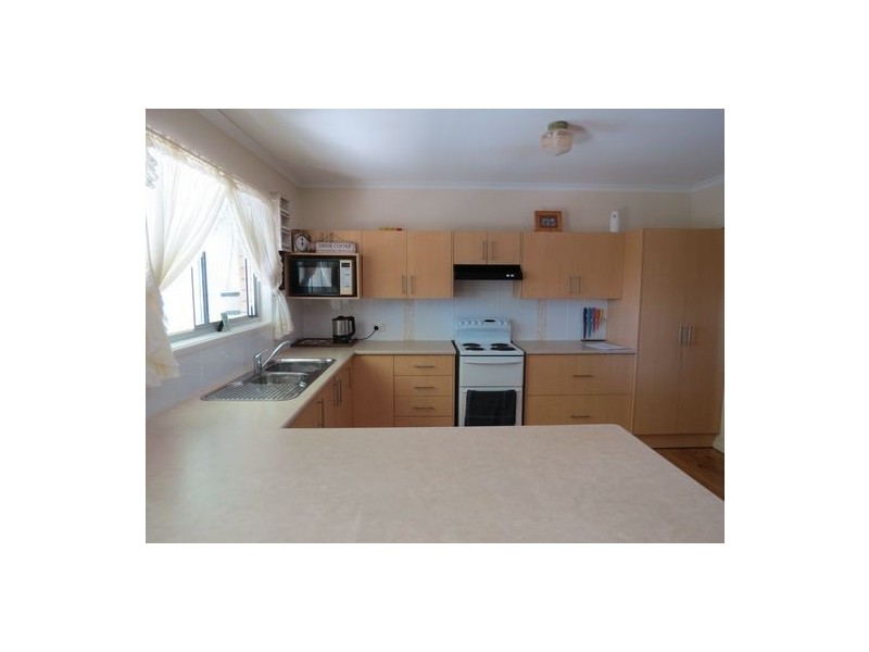 50  Hillcrest Avenue, Scarness QLD 4655