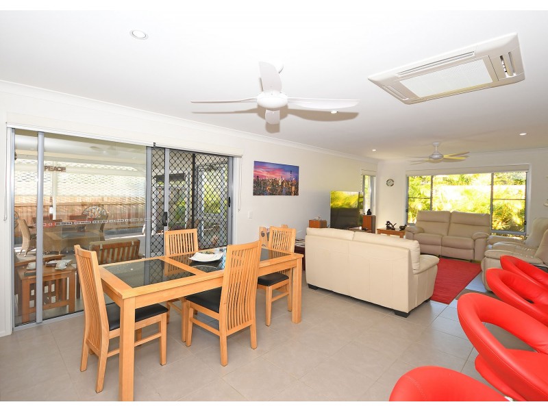 40 Augustus Boulevard, Urraween QLD 4655