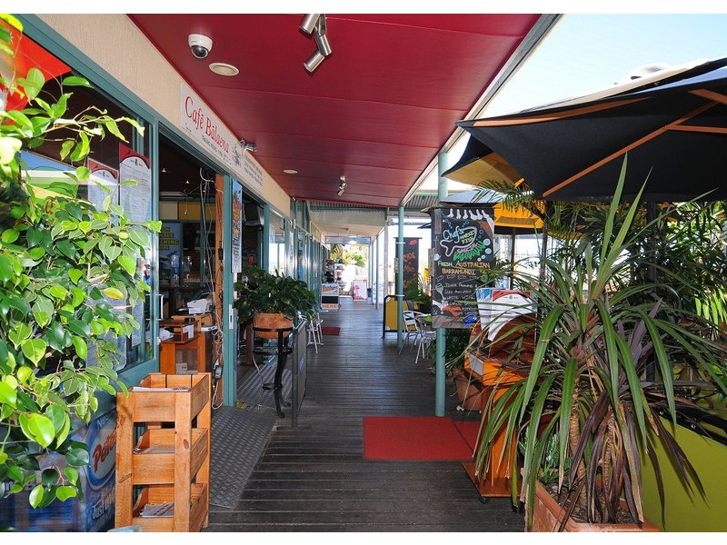 Unit 318 Mantra Resort, Urangan QLD 4655