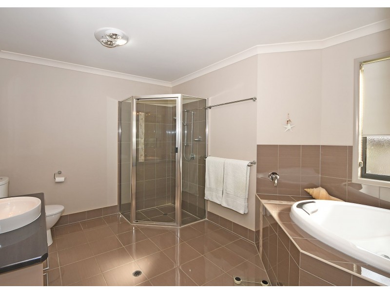 3 Parklink West Avenue, Wondunna QLD 4655