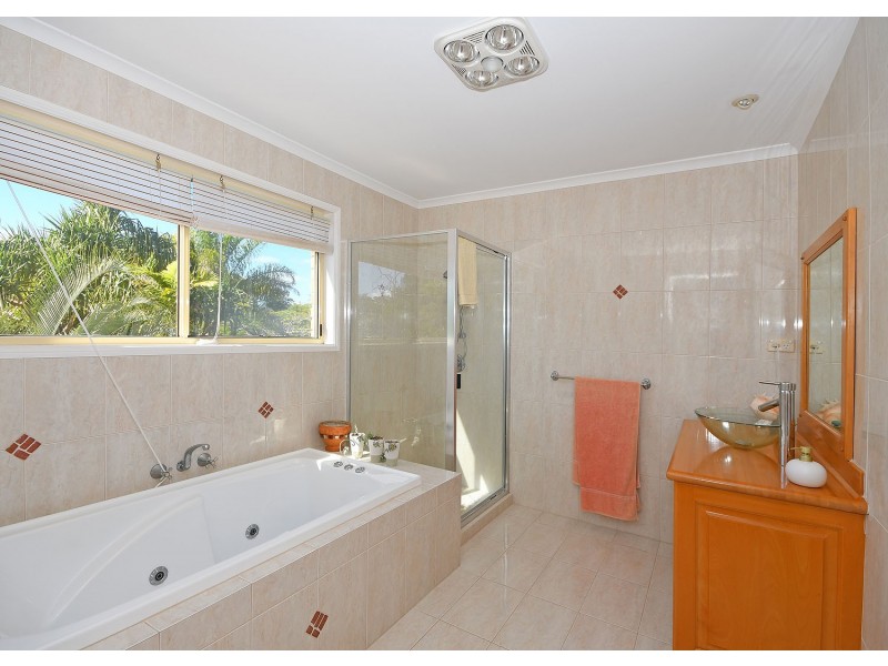 1 Ash Court, Dundowran Beach QLD 4655