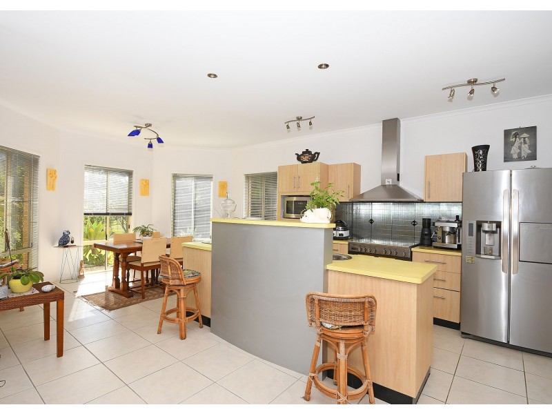 1 Ash Court, Dundowran Beach QLD 4655