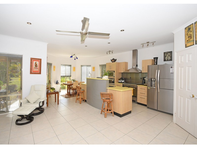 1 Ash Court, Dundowran Beach QLD 4655