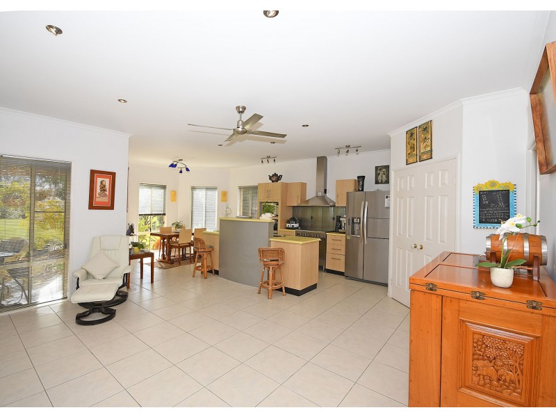 1 Ash Court, Dundowran Beach QLD 4655