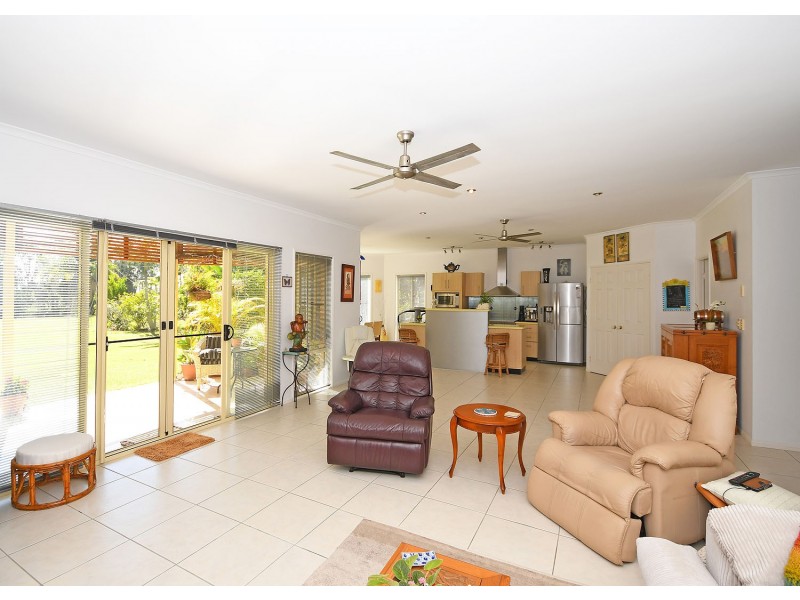 1 Ash Court, Dundowran Beach QLD 4655