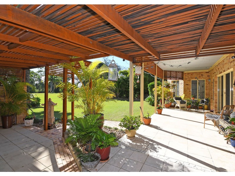1 Ash Court, Dundowran Beach QLD 4655