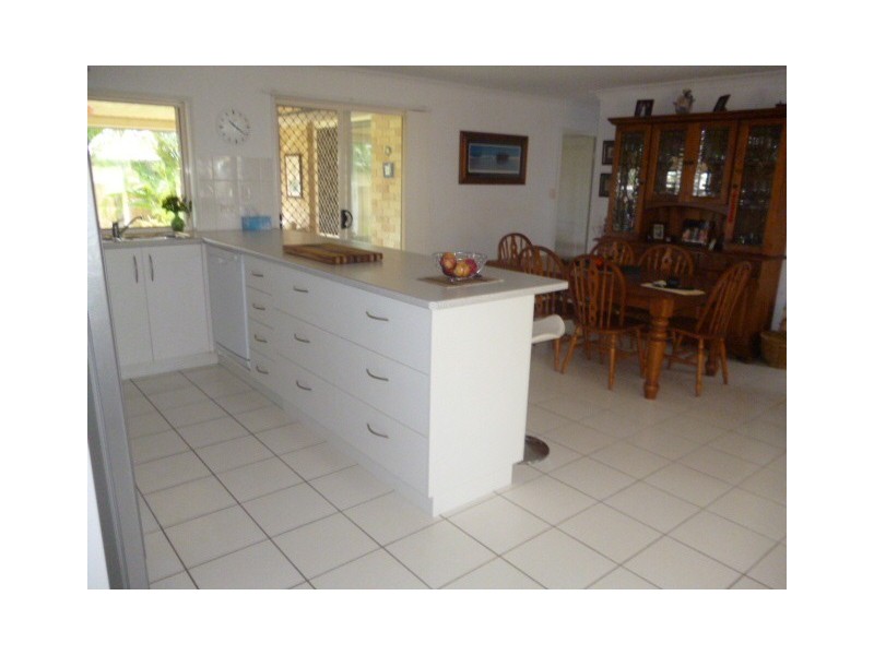 2  Whipbird Court, Urangan QLD 4655