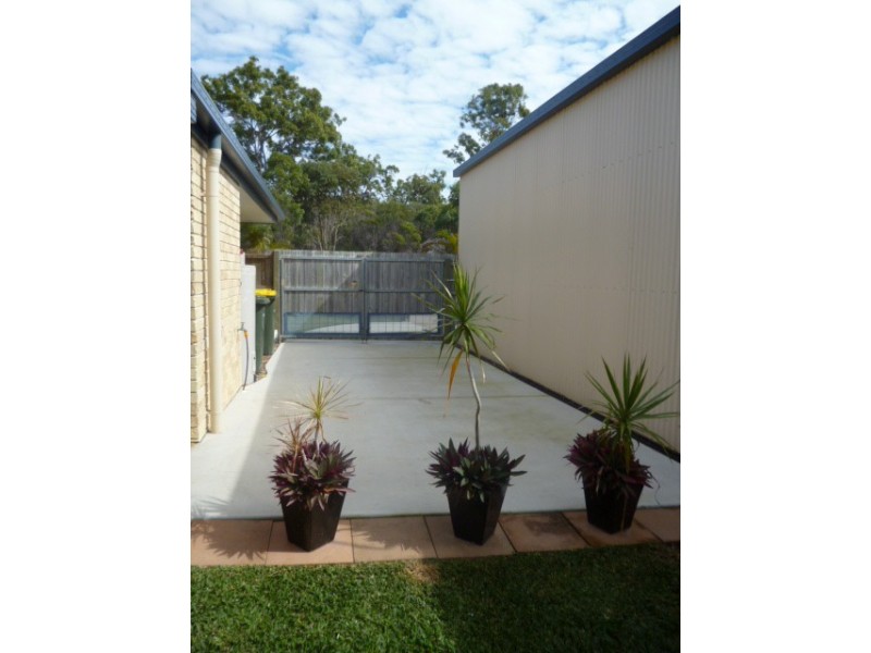 2  Whipbird Court, Urangan QLD 4655
