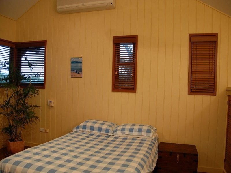 85 Long Street, Point Vernon QLD 4655