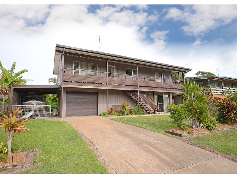 69 Hibiscus Street, Urangan QLD 4655