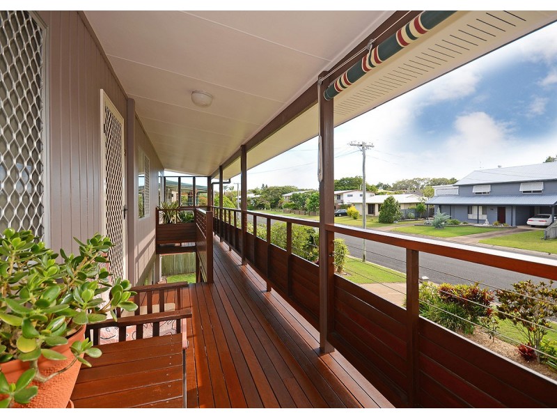 69 Hibiscus Street, Urangan QLD 4655