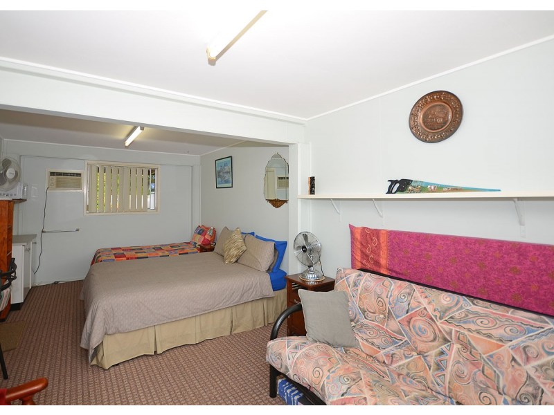 69 Hibiscus Street, Urangan QLD 4655