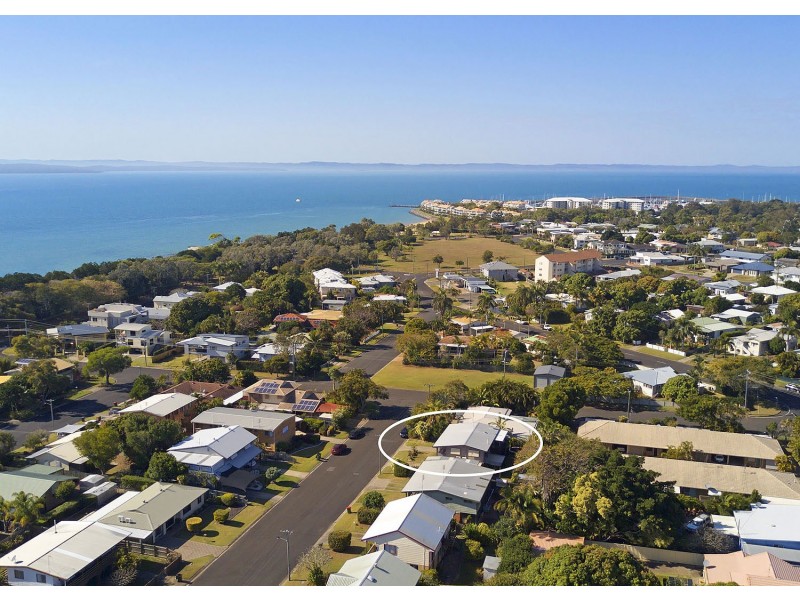 69 Hibiscus Street, Urangan QLD 4655