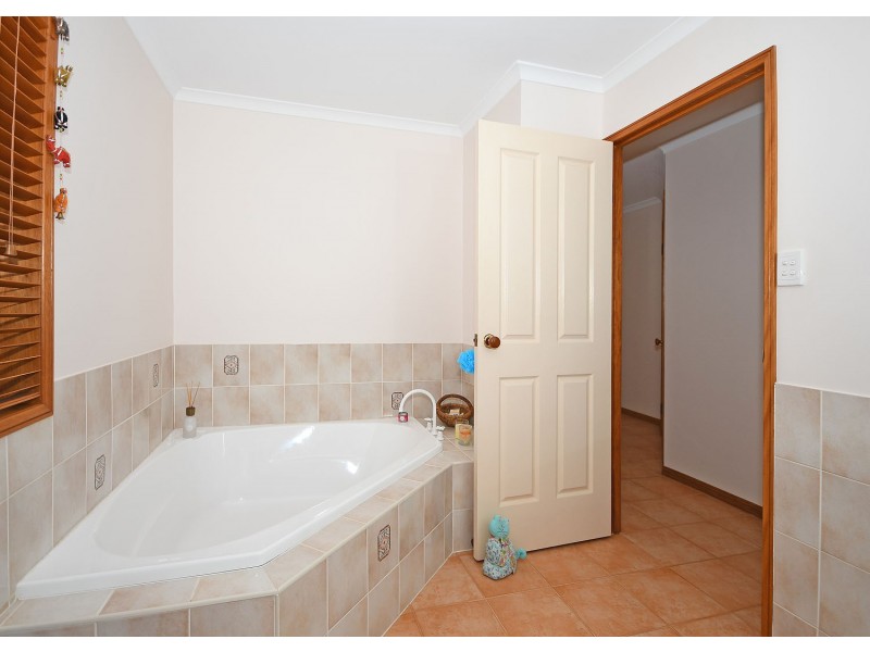 1 Elgin Court, Urraween QLD 4655