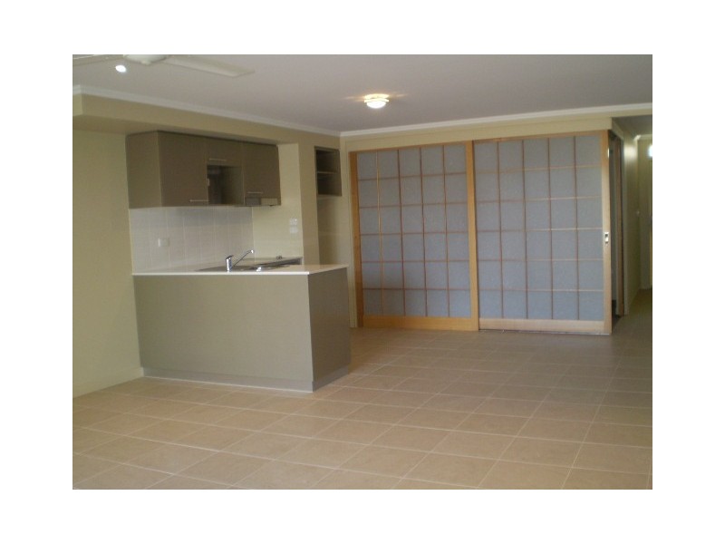 U124/569 Esplanade, Urangan QLD 4655