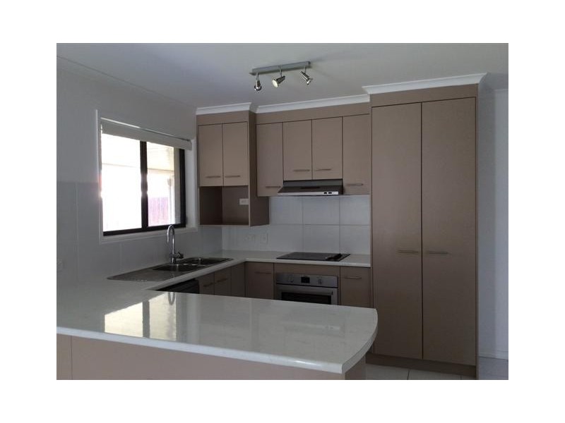 58 Emerald Park Way, Urangan QLD 4655