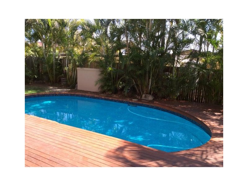 9 Eurong Avenue, Pialba QLD 4655