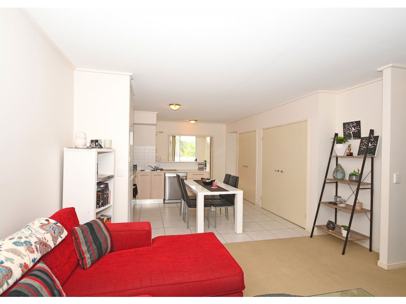 61/68 Pulgul Street, Urangan QLD 4655