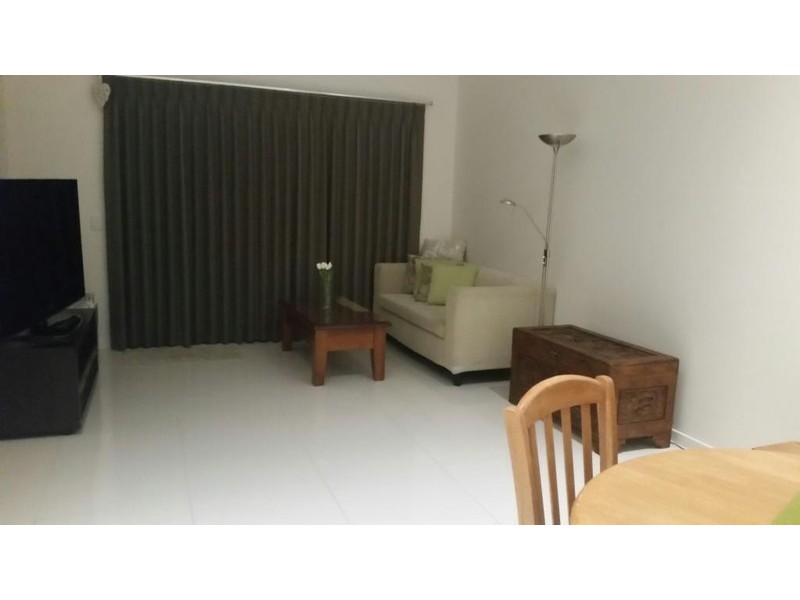 V2/138 Cypress Street, Urangan QLD 4655