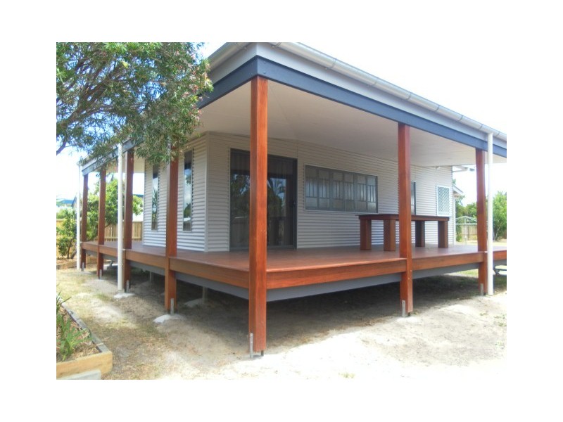 49  King Street, Urangan QLD 4655