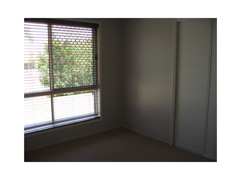 1 Diamond Crt, Point Vernon QLD 4655