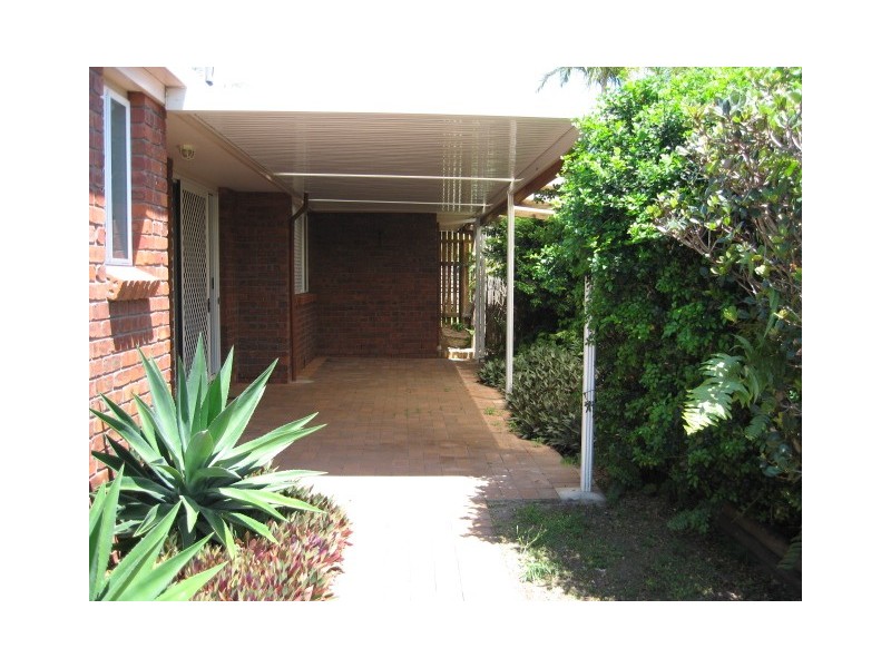 1 Diamond Crt, Point Vernon QLD 4655
