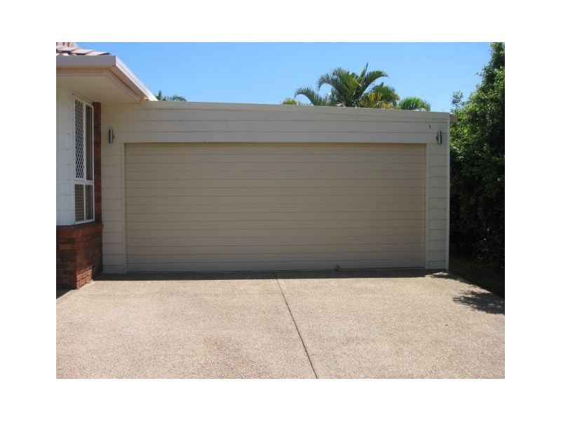 1 Diamond Crt, Point Vernon QLD 4655