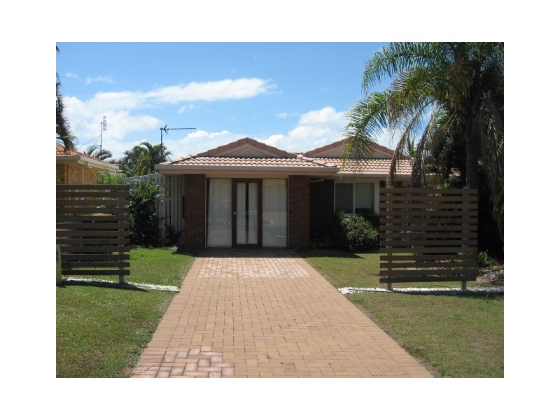 1 Diamond Crt, Point Vernon QLD 4655