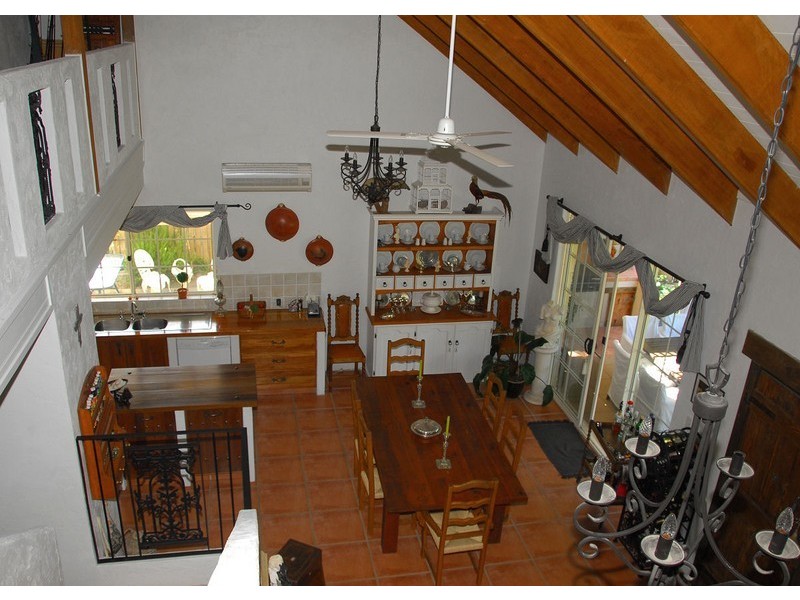 21 Earls Court, Point Vernon QLD 4655