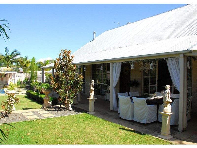 21 Earls Court, Point Vernon QLD 4655