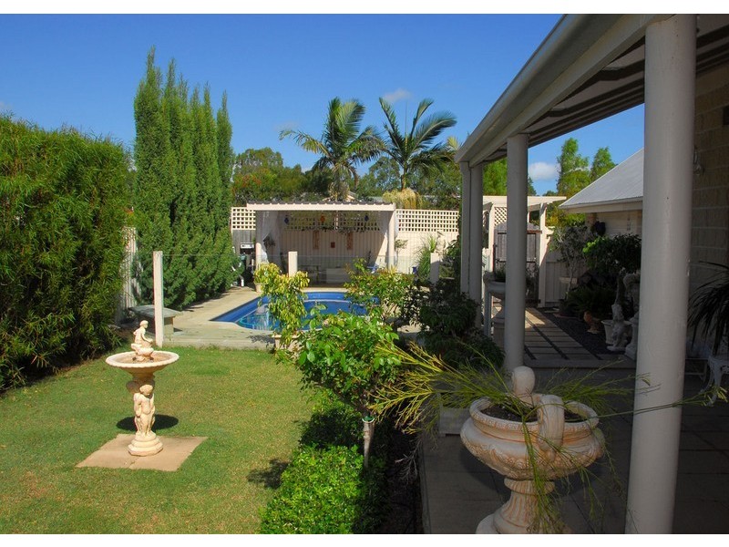 21 Earls Court, Point Vernon QLD 4655