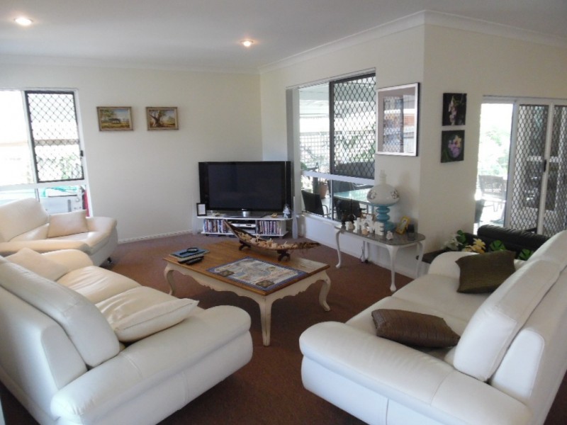 5 Gatakers Lane, Point Vernon QLD 4655