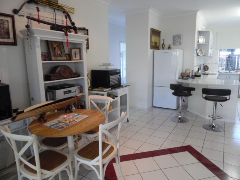 5 Gatakers Lane, Point Vernon QLD 4655