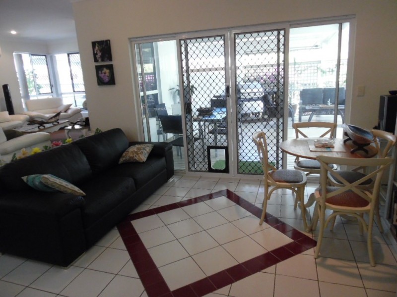 5 Gatakers Lane, Point Vernon QLD 4655