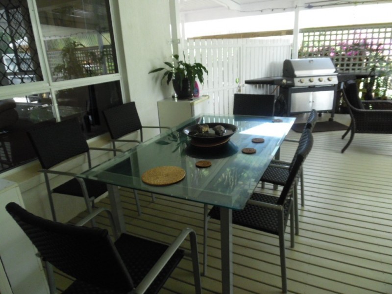 5 Gatakers Lane, Point Vernon QLD 4655