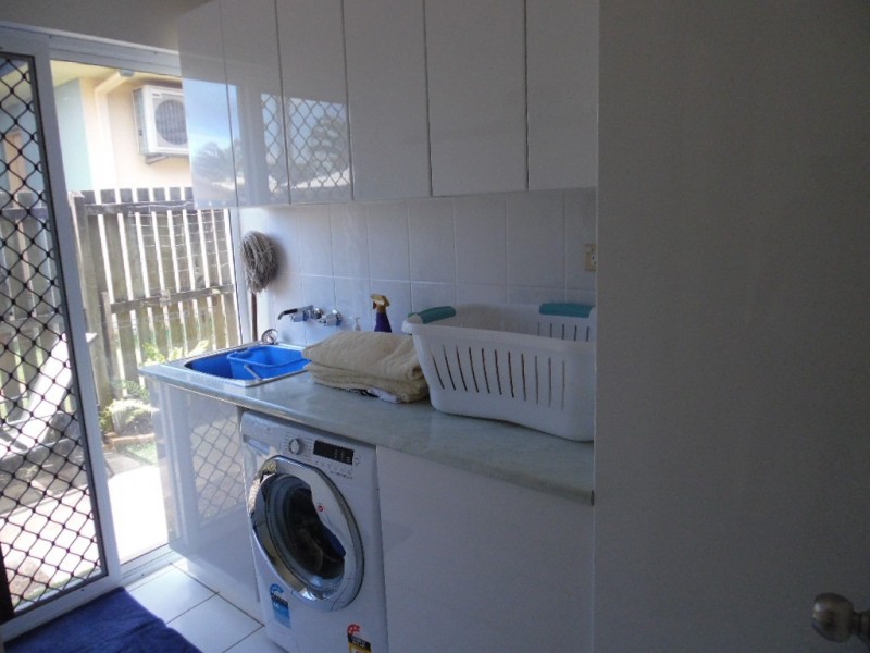 5 Gatakers Lane, Point Vernon QLD 4655