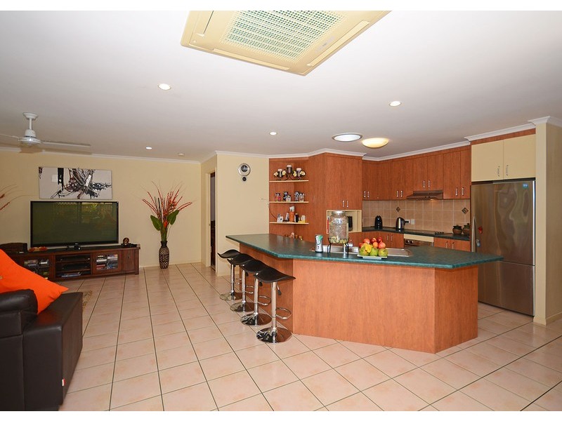 3 Oriole Court, Eli Waters QLD 4655