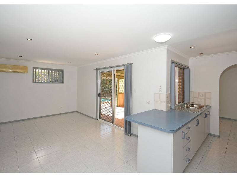 16 Debra Court, Urangan QLD 4655