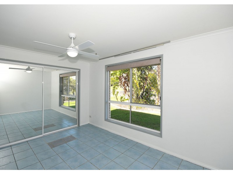 16 Debra Court, Urangan QLD 4655