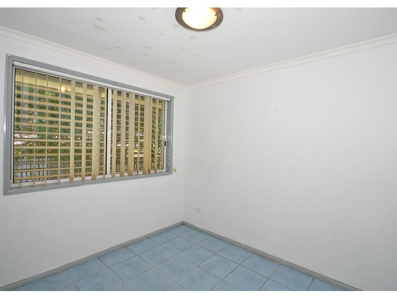 16 Debra Court, Urangan QLD 4655