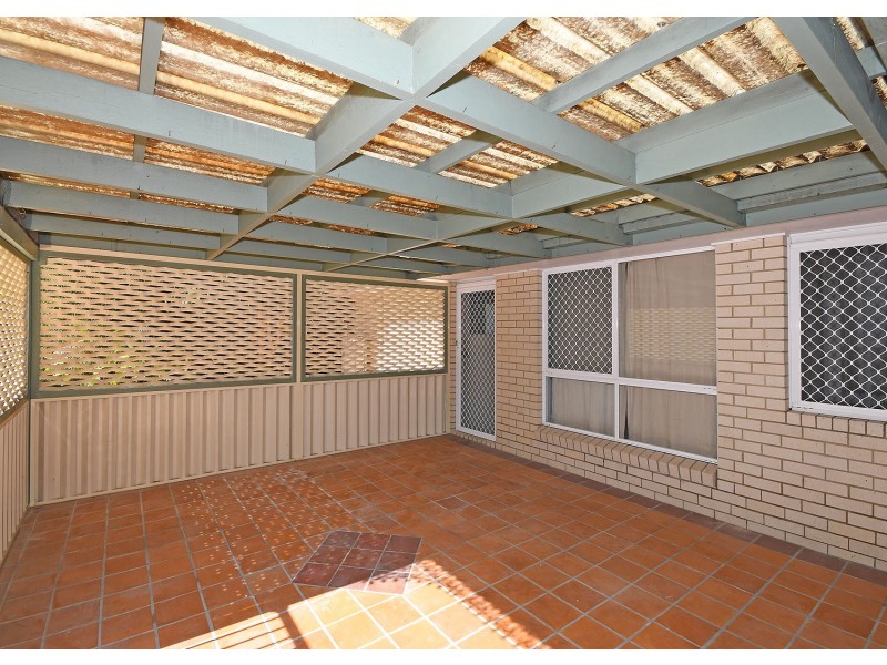 16 Debra Court, Urangan QLD 4655