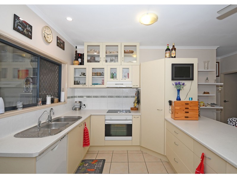 U114, 34 Elizabeth Street, Urangan QLD 4655