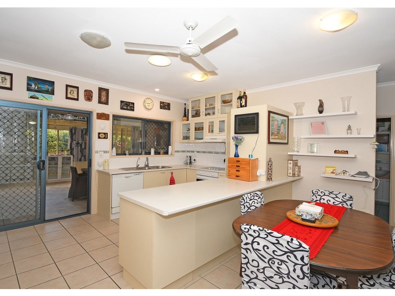 U114, 34 Elizabeth Street, Urangan QLD 4655