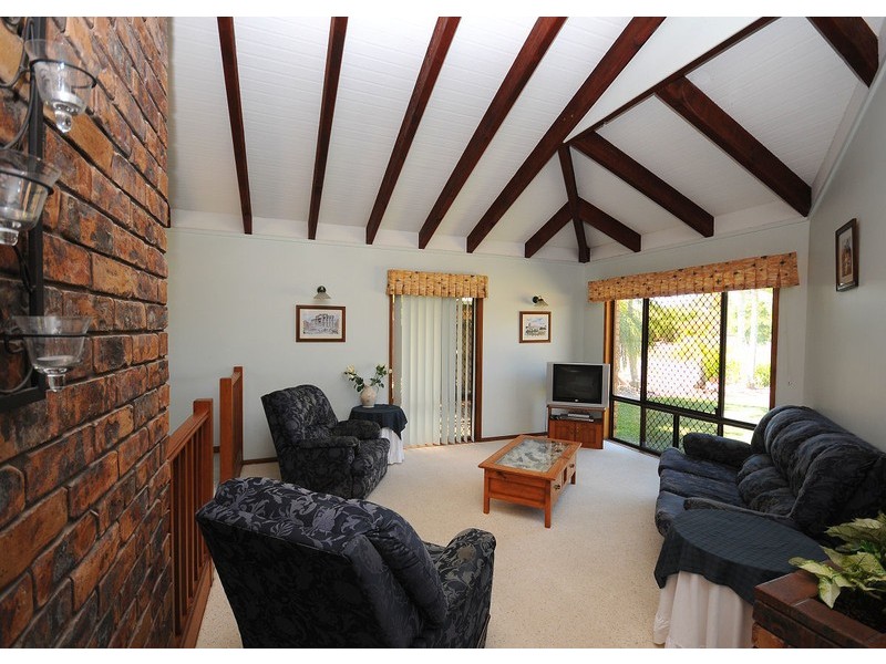 3 Faye Avenue, Scarness QLD 4655