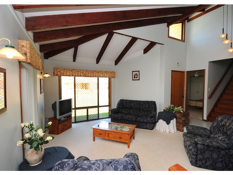 3 Faye Avenue, Scarness QLD 4655