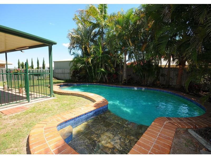 3 Faye Avenue, Scarness QLD 4655