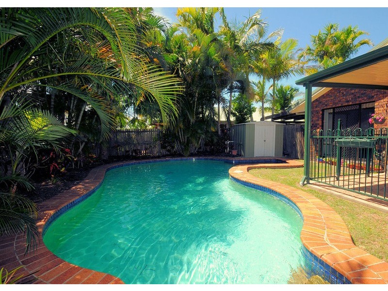 3 Faye Avenue, Scarness QLD 4655