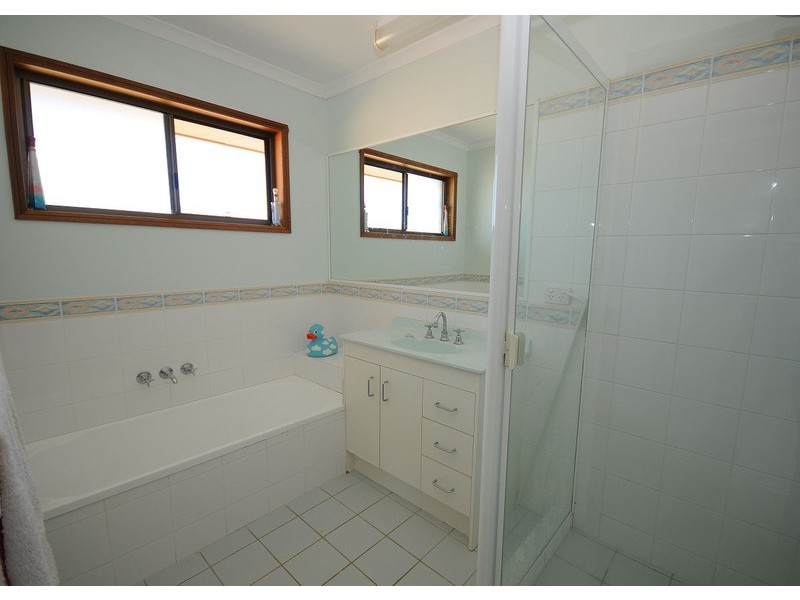 3 Faye Avenue, Scarness QLD 4655