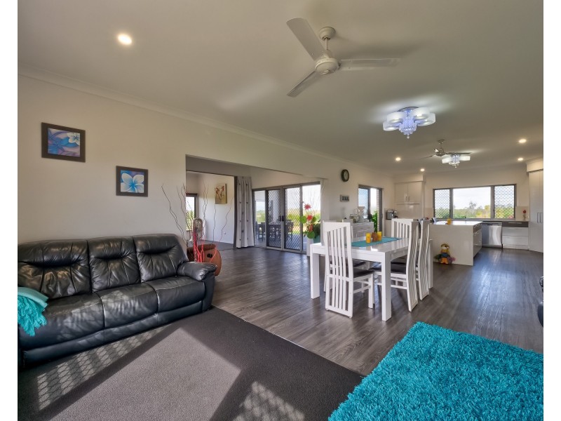 251 Lower Mountain Road, Dundowran QLD 4655